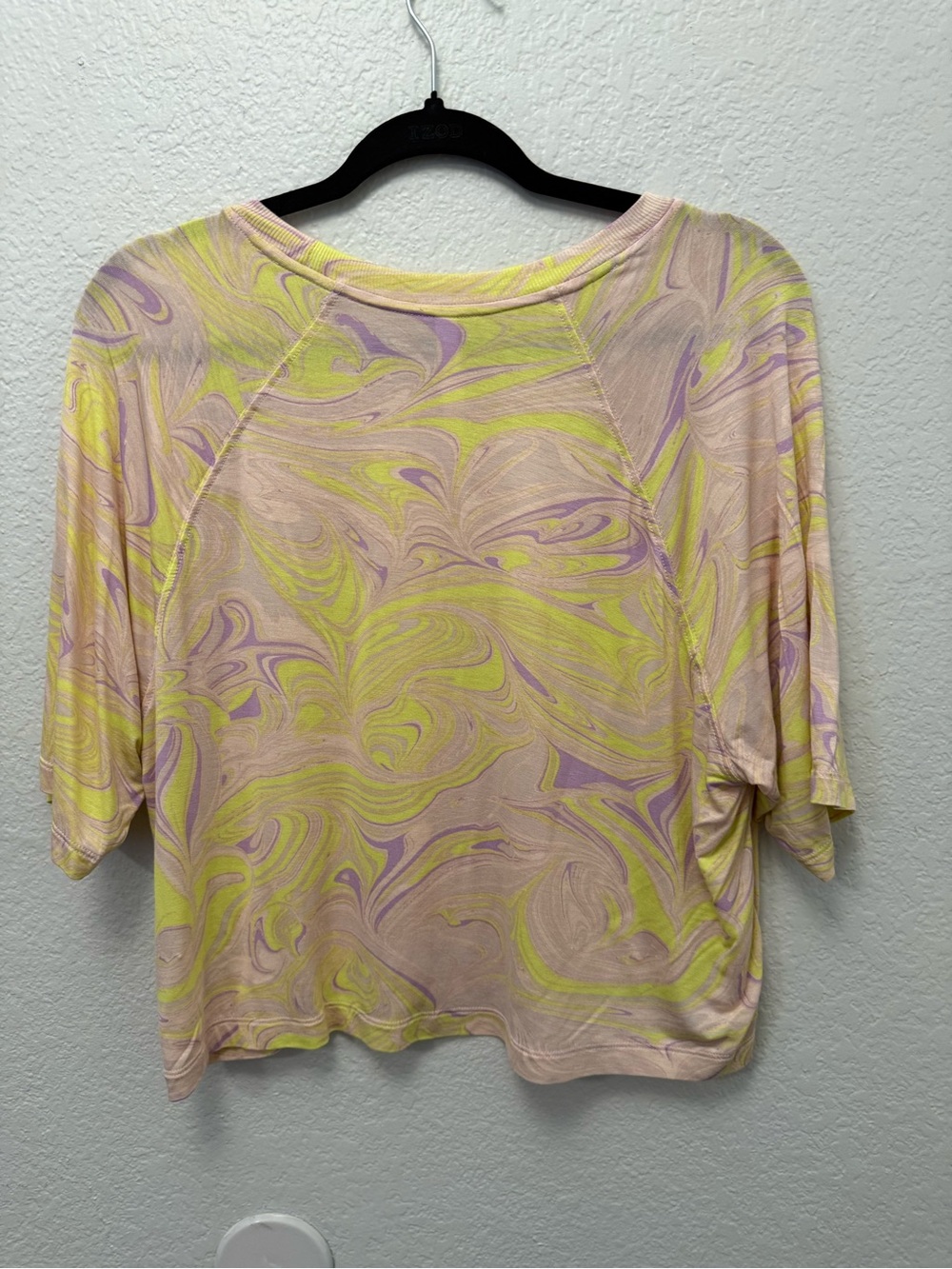 Fabletics Pastel Swirl Short Sleeve Tee in Yellow & Lavender - Picture 5 of 5